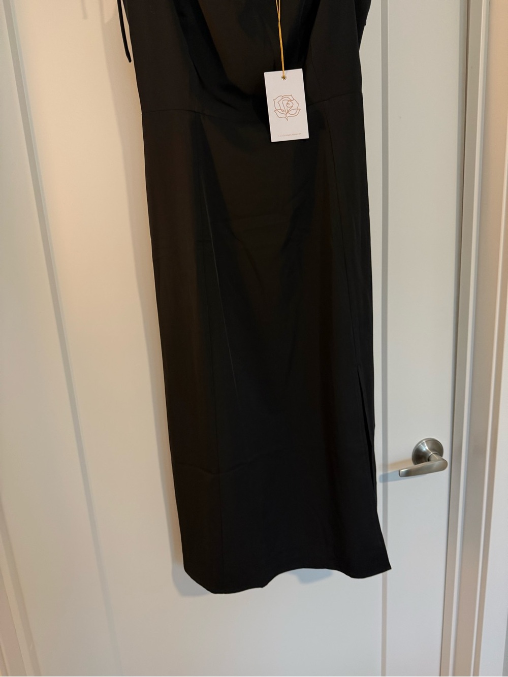Backyard Roses Kite Midi Dress - Picture 5 of 9